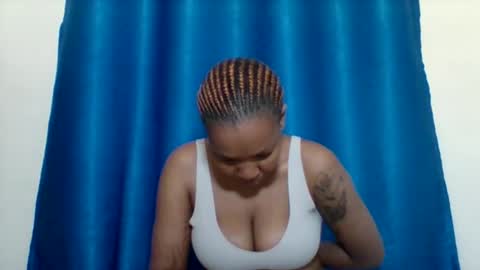 sexyapple2002 online show from May 13, 5:05 am