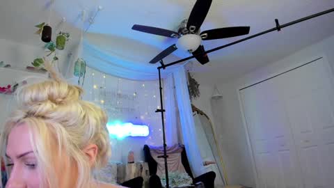 Snapshot of sexyashley_21 chatting on January 17, 6:26 am Ashley Teal online show from January 17, 6:26 am