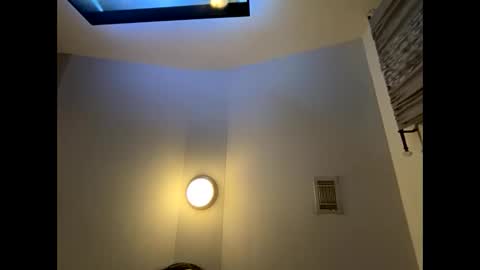 Snapshot of sexyassmixxy chatting on December 3, 12:18 am sexyassmixxy online show from December 3, 12:18 am