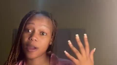 Snapshot of sexyasszeeee chatting on October 17, 8:55 pm sexyasszeeee online show from October 17, 8:55 pm