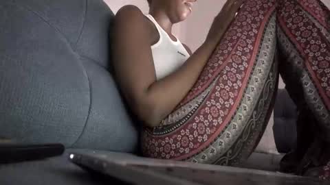 Snapshot of sexybarbnickie chatting on February 17, 12:01 pm sexyBarb online show from February 17, 12:01 pm