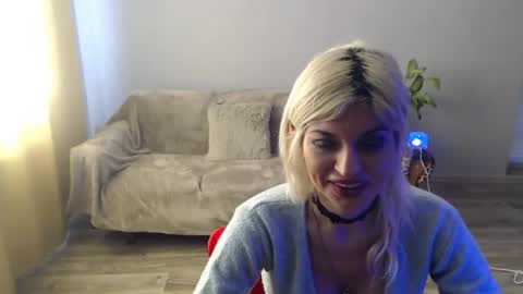 sexybeatriice online show from March 8, 7:45 am