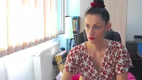 SexyBea online show from June 28, 9:15 am