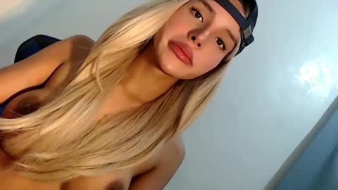 Seraphina Blaze online show from February 18, 11:00 am