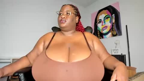 Snapshot of sexyblackhugetits chatting on October 27, 1:15 pm sexyblackhugetits online show from October 27, 1:15 pm