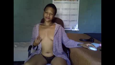 Snapshot of sexyboobs16 chatting on December 19, 5:14 am sexyboobs16 online show from December 19, 5:14 am