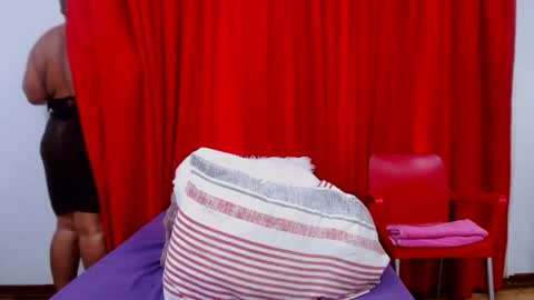 Snapshot of sexybustyboobs chatting on December 22, 4:09 am sexybustyboobs online show from December 22, 4:09 am