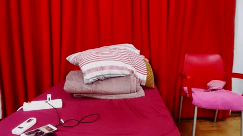 Snapshot of sexybustyboobs chatting on January 8, 5:15 pm sexybustyboobs online show from January 8, 5:15 pm