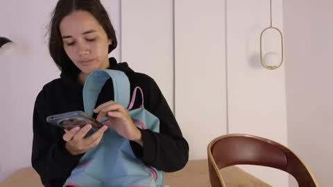 chanell and yina online show from November 18, 12:53 pm