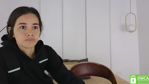 chanell and yina online show from December 3, 12:36 pm