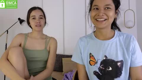 Snapshot of sexychanell_18 chatting on May 13, 1:41 pm chanell and yina online show from May 13, 1:41 pm