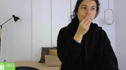 Snapshot of sexychanell_18 chatting on June 18, 1:37 pm chanell and yina online show from June 18, 1:37 pm