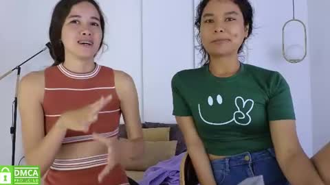 Snapshot of sexychanell_18 chatting on June 23, 1:53 pm chanell and yina online show from June 23, 1:53 pm