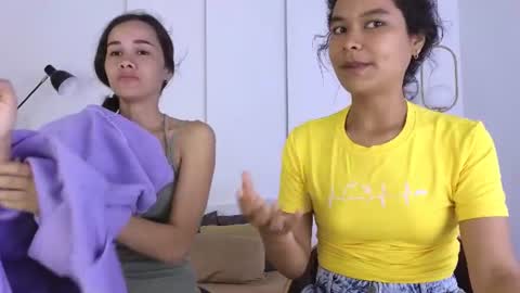 Snapshot of sexychanell_18 chatting on July 18, 1:48 pm chanell and yina online show from July 18, 1:48 pm