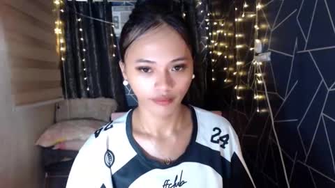 Miss Cheng online show from November 12, 8:37 am