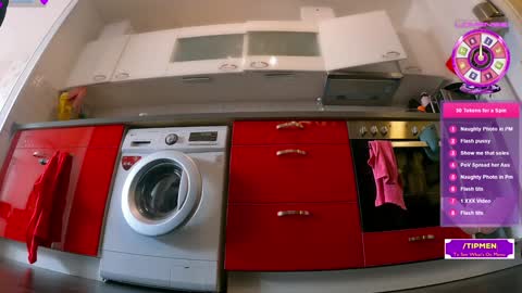 Snapshot of sexydea chatting on February 7, 1:04 pm XDA online show from February 7, 1:04 pm