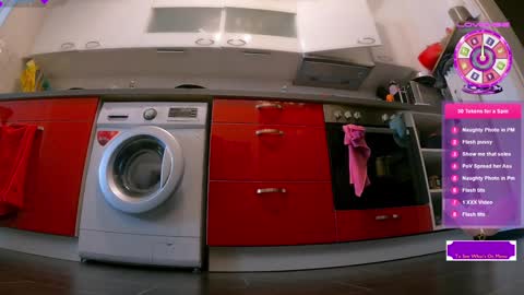 Snapshot of sexydea chatting on February 8, 12:19 pm XDA online show from February 8, 12:19 pm