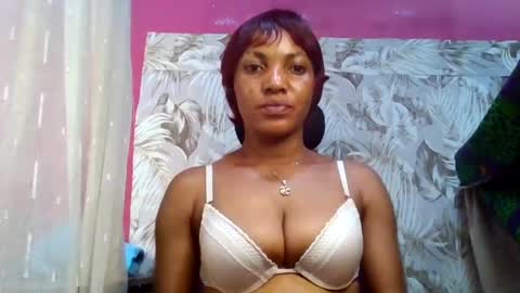 Snapshot of sexydoll32 chatting on June 21, 10:56 pm sexydoll32 online show from June 21, 10:56 pm