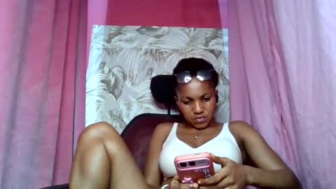 Snapshot of sexydoll32 chatting on July 23, 1:58 am sexydoll32 online show from July 23, 1:58 am