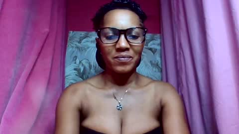 Snapshot of sexydoll32 chatting on July 25, 11:35 pm sexydoll32 online show from July 25, 11:35 pm