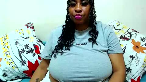 Snapshot of sexyebonylove89 chatting on February 16, 8:27 pm sexyebonylove89 online show from February 16, 8:27 pm