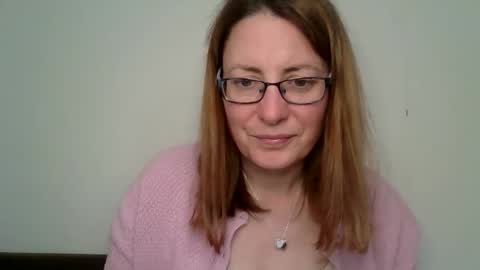 Snapshot of sexyemilyoliver chatting on May 18, 10:54 am Emily online show from May 18, 10:54 am
