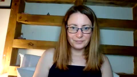Snapshot of sexyemilyoliver chatting on June 8, 8:58 am Emily online show from June 8, 8:58 am