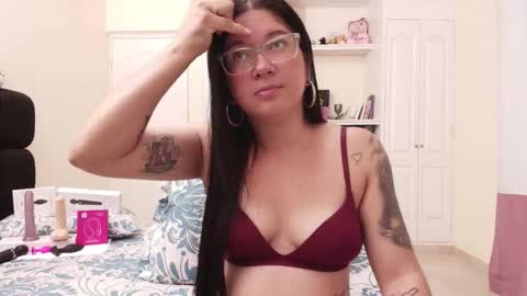Snapshot of sexyeva_25 chatting on September 23, 4:26 am Eva online show from September 23, 4:26 am