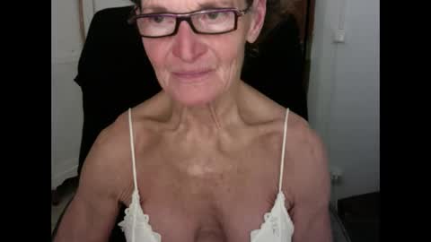 Snapshot of sexyfit58 chatting on December 29, 11:08 pm SexyFit58 online show from December 29, 11:08 pm