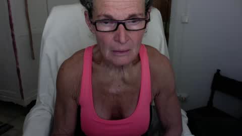 Snapshot of sexyfit58 chatting on March 1, 6:32 pm SexyFit58 online show from March 1, 6:32 pm