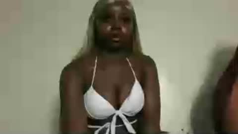 Snapshot of sexykitten201 chatting on June 13, 12:14 pm sexykitty online show from June 13, 12:14 pm