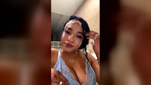 Snapshot of sexylatincouple chatting on February 25, 10:47 am SEXYLATINCOUPLE online show from February 25, 10:47 am