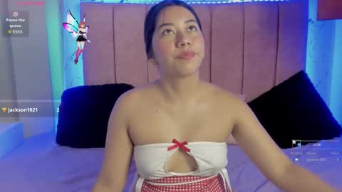 Snapshot of sexylaurita4u chatting on November 19, 4:51 pm laura online show from November 19, 4:51 pm