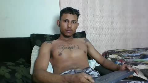 Snapshot of sexyleon69 chatting on February 21, 10:59 pm Sexy leon online show from February 21, 10:59 pm