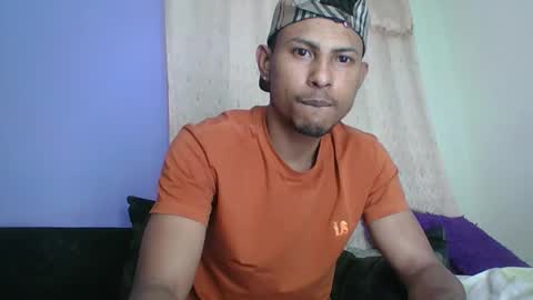 Snapshot of sexyleon69 chatting on September 12, 9:20 am Sexy leon online show from September 12, 9:20 am