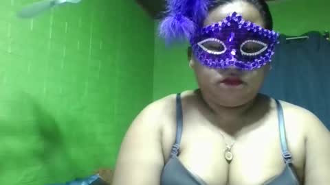 sexyloves143 online show from October 26, 12:05 am