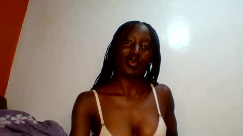Snapshot of sexylucia5 chatting on May 16, 11:03 pm sexylucia5 online show from May 16, 11:03 pm