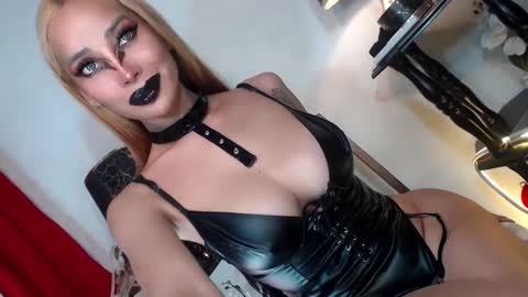 Queen Sofia online show from January 3, 3:05 am