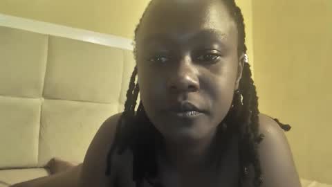 Snapshot of sexymia56 chatting on September 9, 1:43 pm Miss mia online show from September 9, 1:43 pm