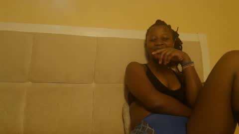 Snapshot of sexymia56 chatting on September 19, 7:14 pm Miss mia online show from September 19, 7:14 pm