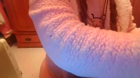 Snapshot of sexymisss24 chatting on February 5, 9:40 pm sexymisss24 online show from February 5, 9:40 pm