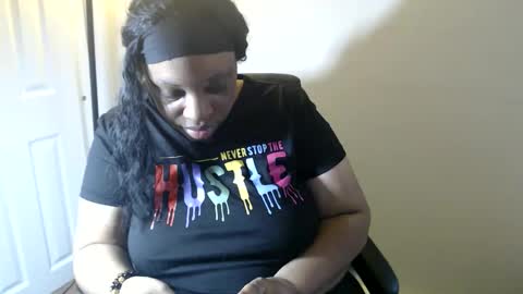 SexyMona online show from April 17, 10:40 am