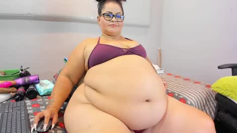 Snapshot of sexymoonlatina chatting on March 4, 9:32 pm Natasha online show from March 4, 9:32 pm