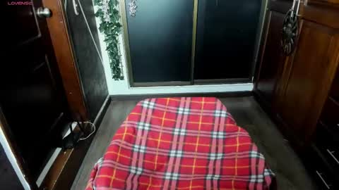 N A F online show from November 19, 8:31 pm