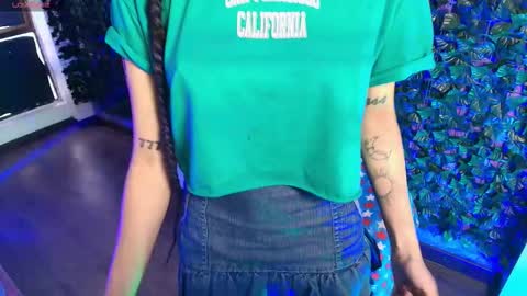 N A F online show from November 25, 7:36 pm