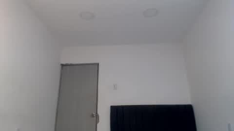 Natalia Duran online show from April 22, 7:04 pm