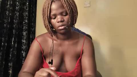 Snapshot of sexynina25 chatting on September 30, 7:02 am nina online show from September 30, 7:02 am