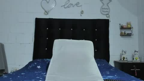 Snapshot of sexynova_93 chatting on June 30, 7:04 pm sexynova 93 online show from June 30, 7:04 pm