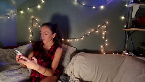 Royal Duo online show from February 2, 12:30 am