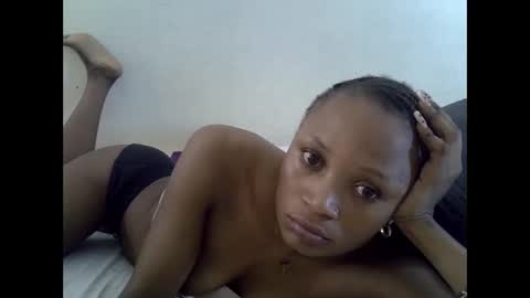 Snapshot of sexypetite4 chatting on October 17, 6:49 am SHARON online show from October 17, 6:49 am